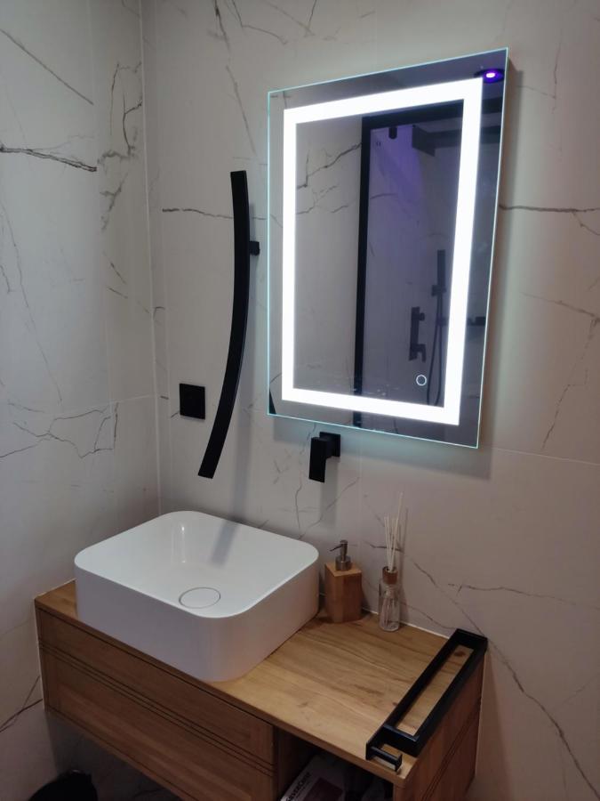 Superbe Appartement Avec Jacuzzi Avec Jardin Prive ลียง ภายนอก รูปภาพ
