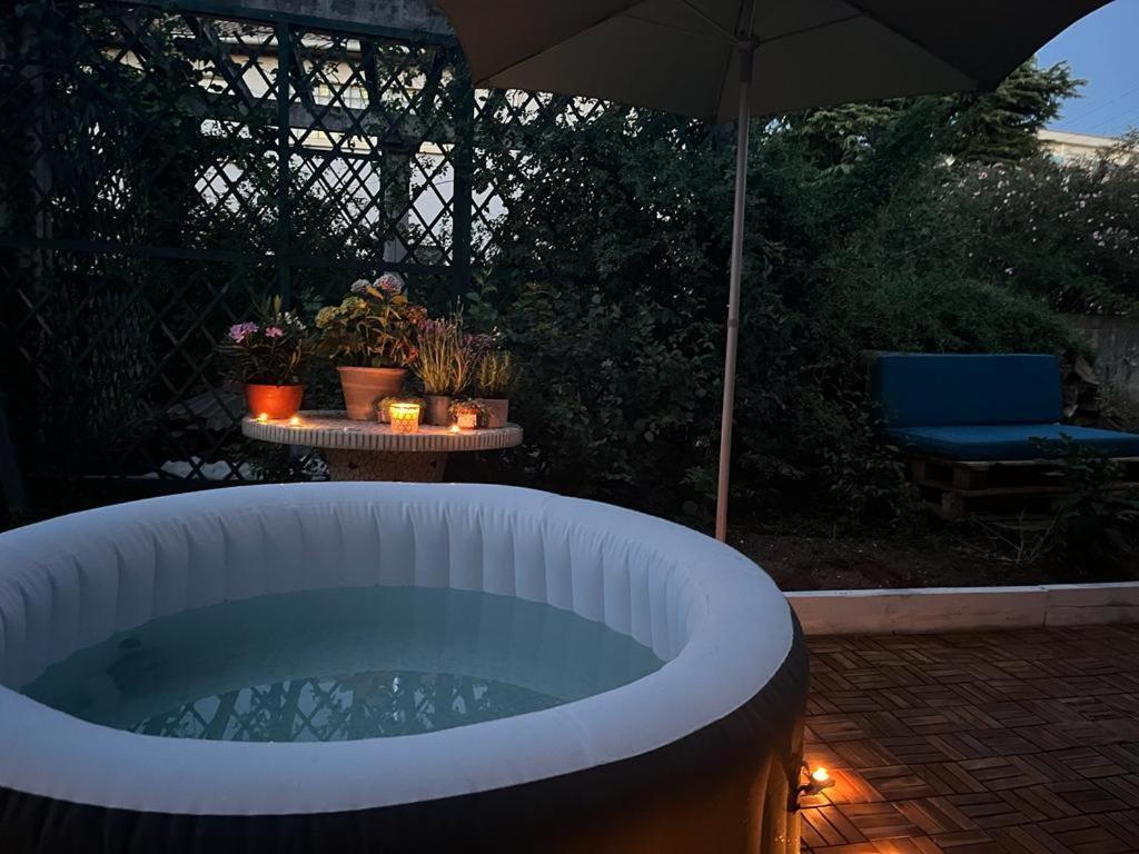 Superbe Appartement Avec Jacuzzi Avec Jardin Prive ลียง ภายนอก รูปภาพ